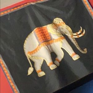 Meet your Posher, Raya